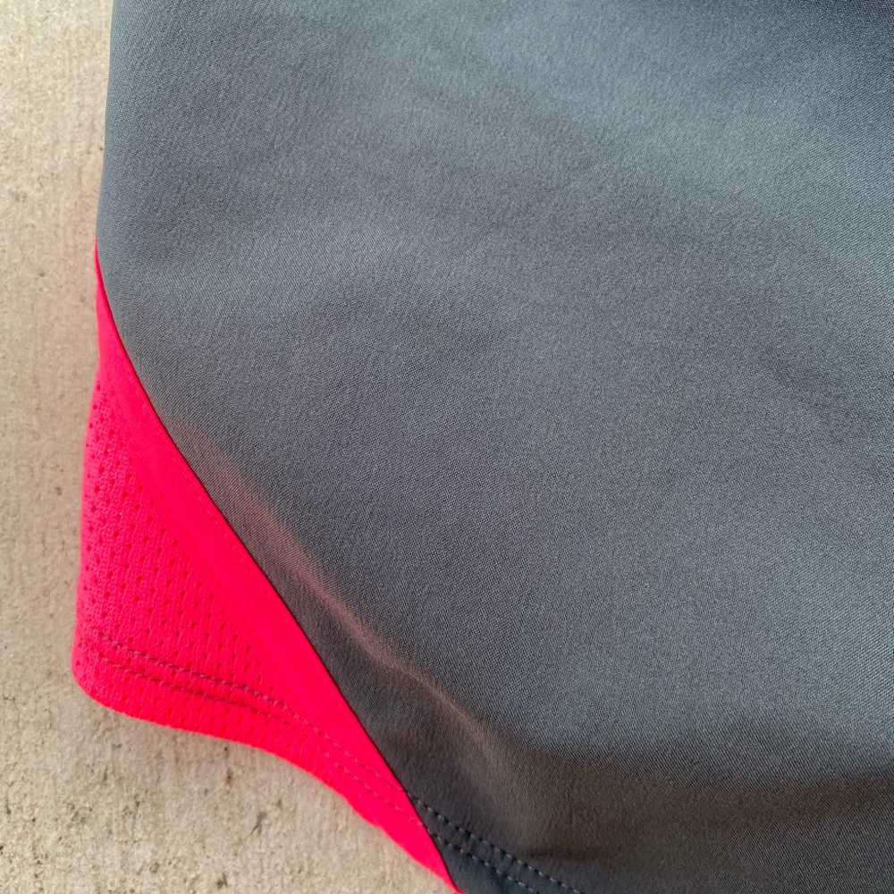 Under Armour Women’s Running Shorts Pink Grey NWOT - Picture 5 of 7